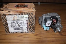 CARRIER BRYANT EF33CW184 EF33CW184A WHITE RODGERS 36E96 220 FURNACE GAS VALVE