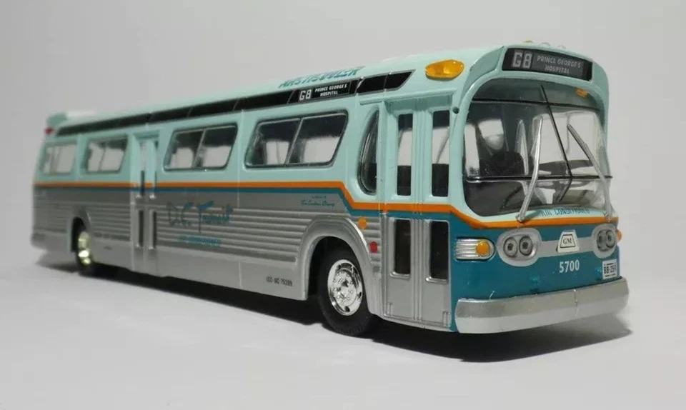 Corgi Classics 1:50 Scale D.C. TRANSIT FISHBOWL BUS 54601 w/ MIRRORS & CERT NIB - Image 2 of 4