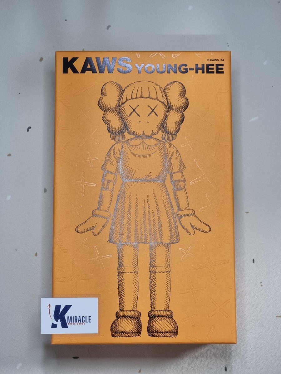 イカゲーム KAWS ヨンヒ人形 Young-Hee Vinyl Figure Kaws x Squid Game Young-Hee Vinyl Figure Coloured 100