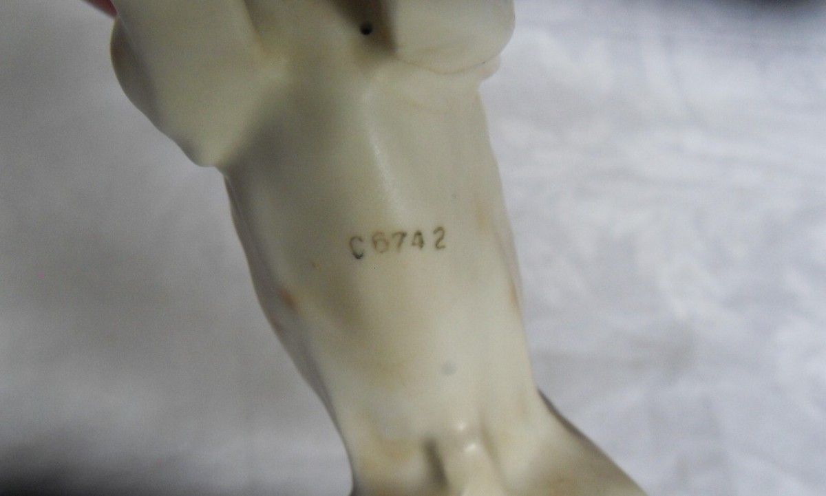VINTAGE PORCELAIN BASSET HOUND DOG FIGURINE #C6742 | eBay