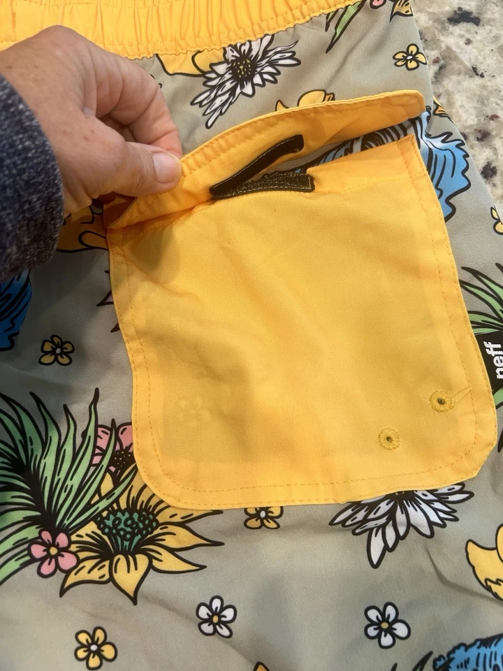 MENS NEFF RUBBER DUCK WAVES DRAWSTRING HOT TUB SWIM BOARD SHORTS SIZE XL NEW - Image 4 of 4