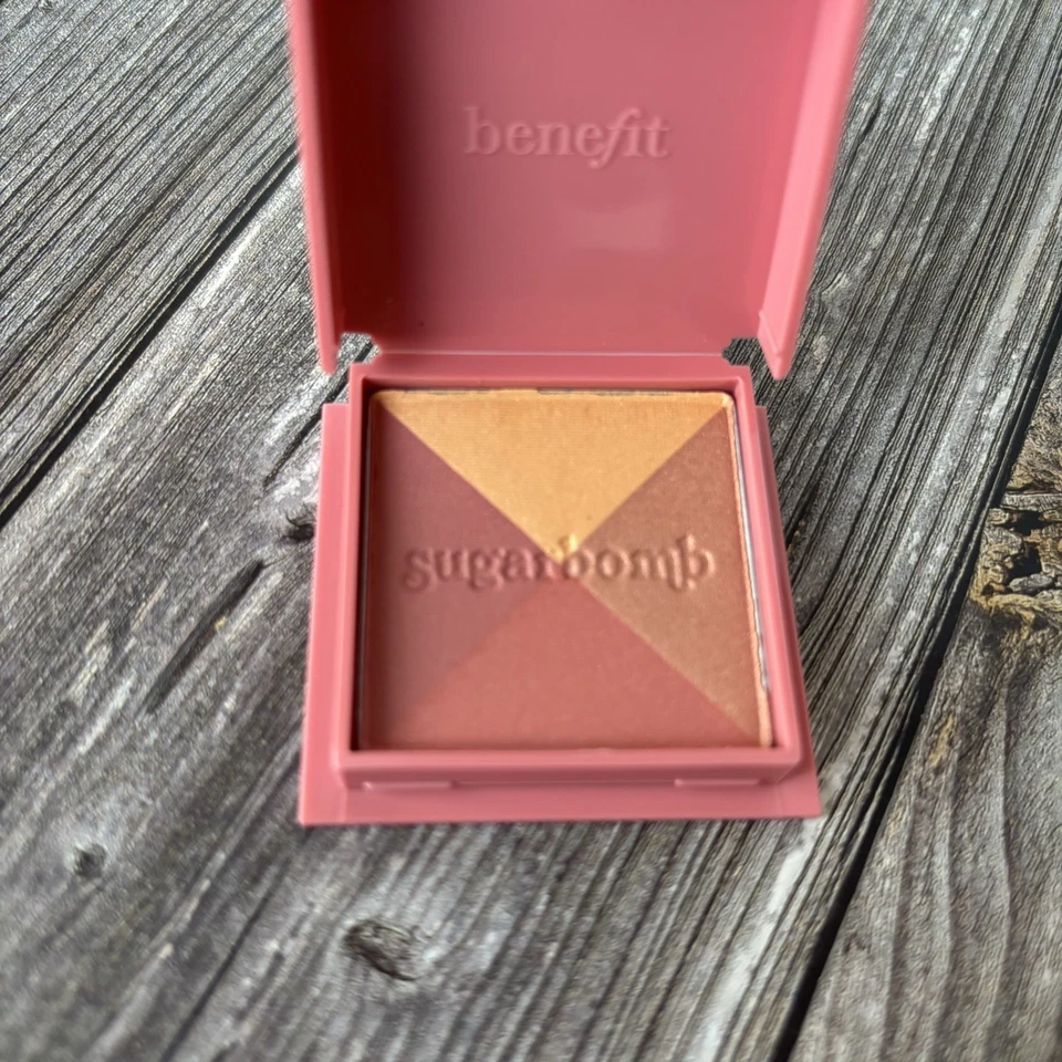 Benefit Sugarbomb Rosy Pink Bronze Mini Blusher Makeup 3.5g - Image 3 of 4