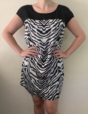 Express Dress Women's Size M Black White Zebra Shift Cap Sleeve Mini Satin