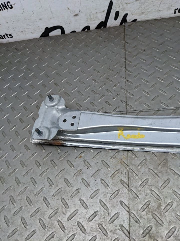 Motor traseiro para janela de energia de passageiros compatível com 19-25 Sierra 1500 Pickup 1176637 - Imagem 2 de 4