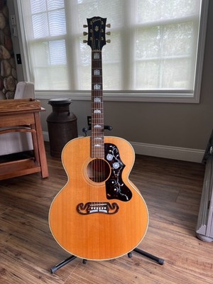 Gibson J-150 Acoustic guitar