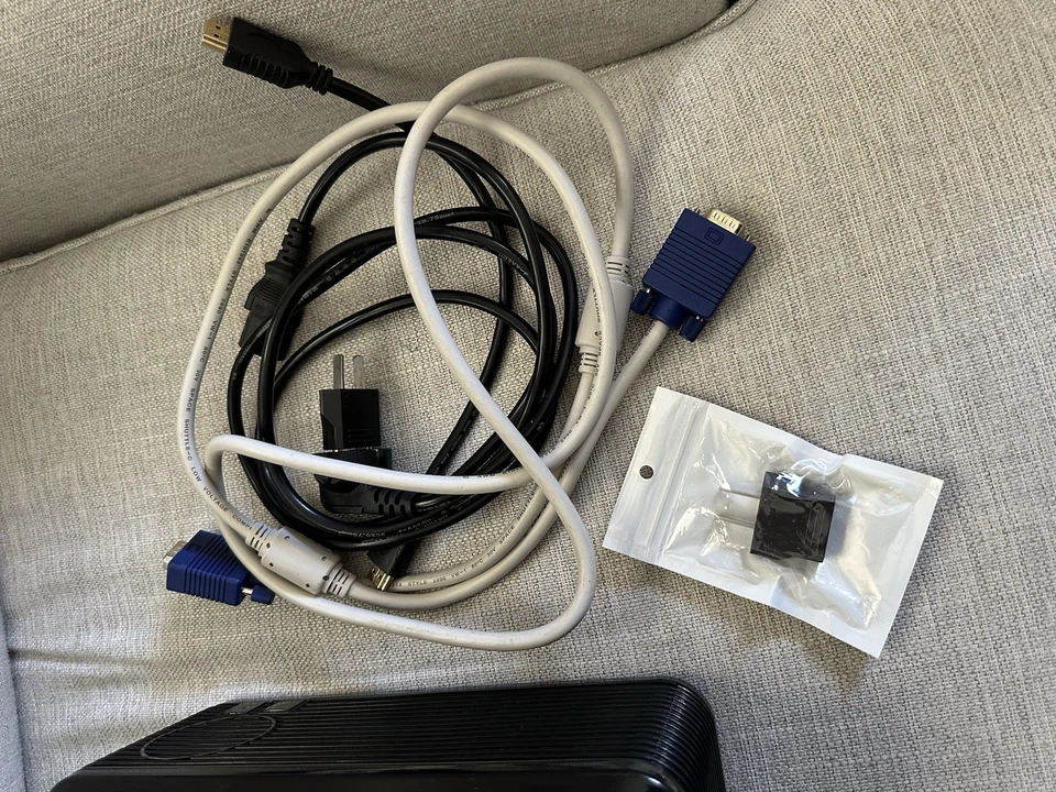 Excelvan LCD Projector Model CL720 ,HD 720P, WXGA, LED TV USB - Image 4 of 4