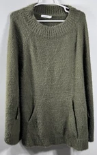 Mersea Chalet Poncho Sweater Top OS Olive Green Fuzzy Cozy Kangaroo Pocket Layer