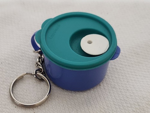 Tupperware Llavero Mini Taza Sopa CrystalWave De Colección Variación con Ventilación Blanca - Imagen 2 de 2