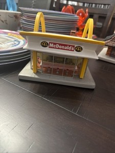 McMemories - "LOOK FOR THE GOLDEN ARCHES"- Lighted Ceramic Restaurant - 1997