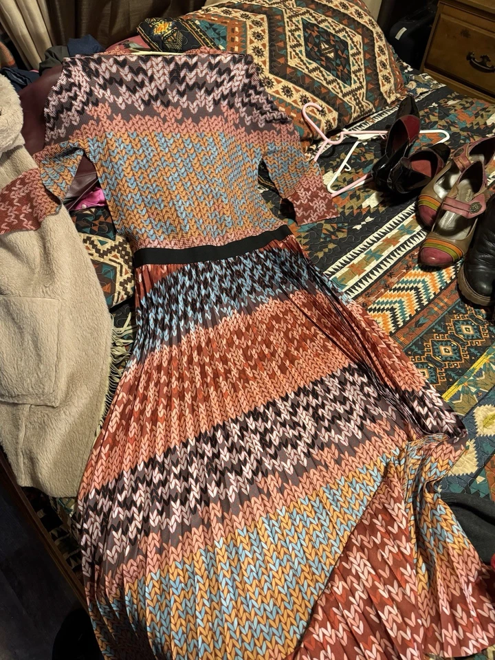 Women's Maxi Dress Size Large - Image 3 of 3