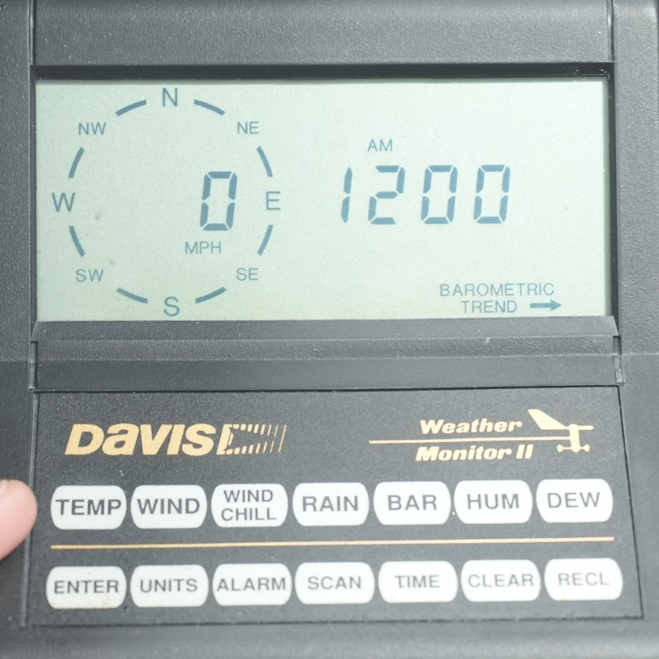 Davis Instruments Weather Monitor II 7440 Home Weather Station Display w Power - Image 2 of 4