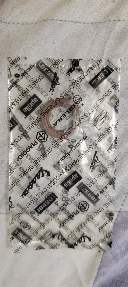82898R Crankshaft Oil Seal- Vespa LX 125/150 & LXV 125 & ET4 125/150 & S 125/150