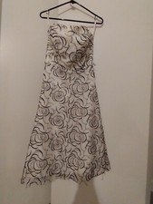 DAVID BRIDAL WEDDING DRESS SZ MEDIUM SLEEVELESS FOR WOMAN FRESH CLEAN