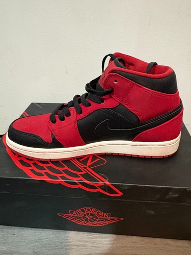 Size 7.5 - Nike Air Jordan 1 Mid Bred 554724-005 - Picture 10 of 11
