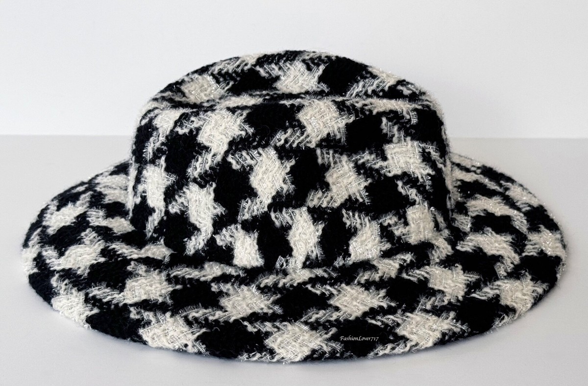 NEW 19K CHANEL BLACK ECRU WOOL TWEED HOUNDSTOOTH RUNWAY BOATER HAT