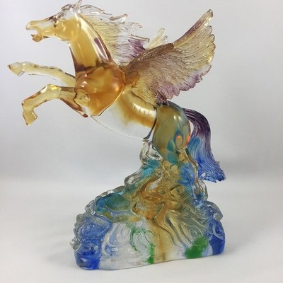 Liuli Crystal Glass Flying Horse Ornament   Feng Shui Home Decor collectible