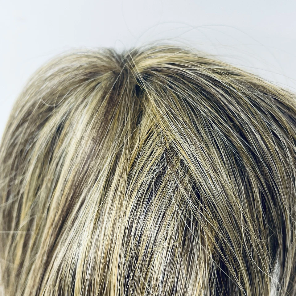 Peluca Jon Renau Kristi Estilo KD-1001 Rubia Destacados Usada con Soporte Foto 4 de 4