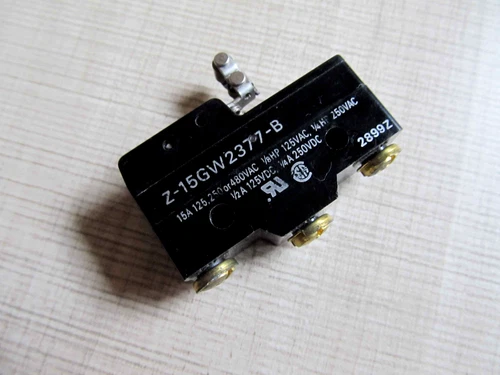 1pcs Used Z-15GW2377-B OMRON microswitch