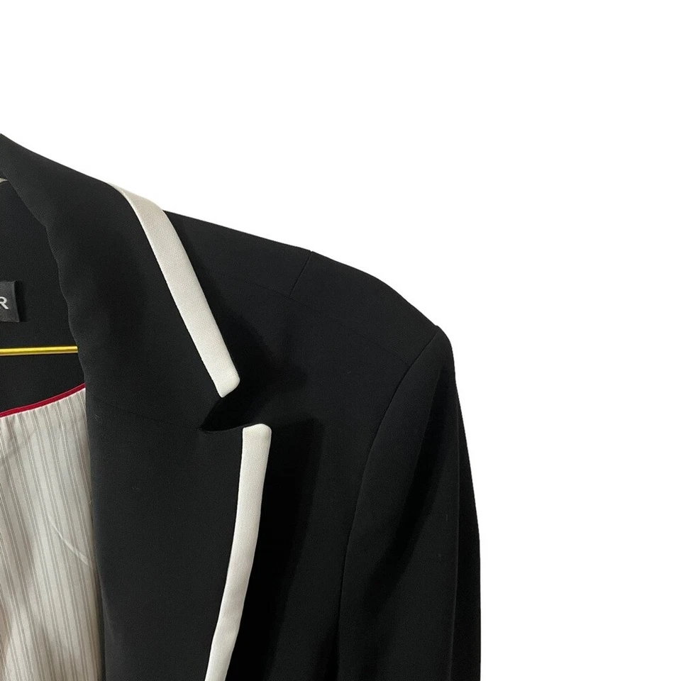 Blazer Gerry Weber Negro Blanco Dos Botones Talla 42 o US 12 Foto 2 de 4