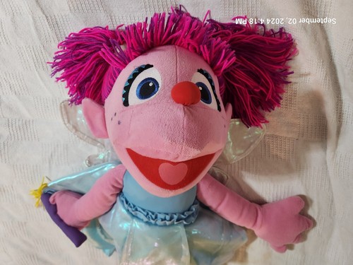 Sesamstraße große Abby Cadabby Fee Puppe Plüsch 28 Zoll groß 25 Zoll Arme (Wingspan) - Bild 10 von 10