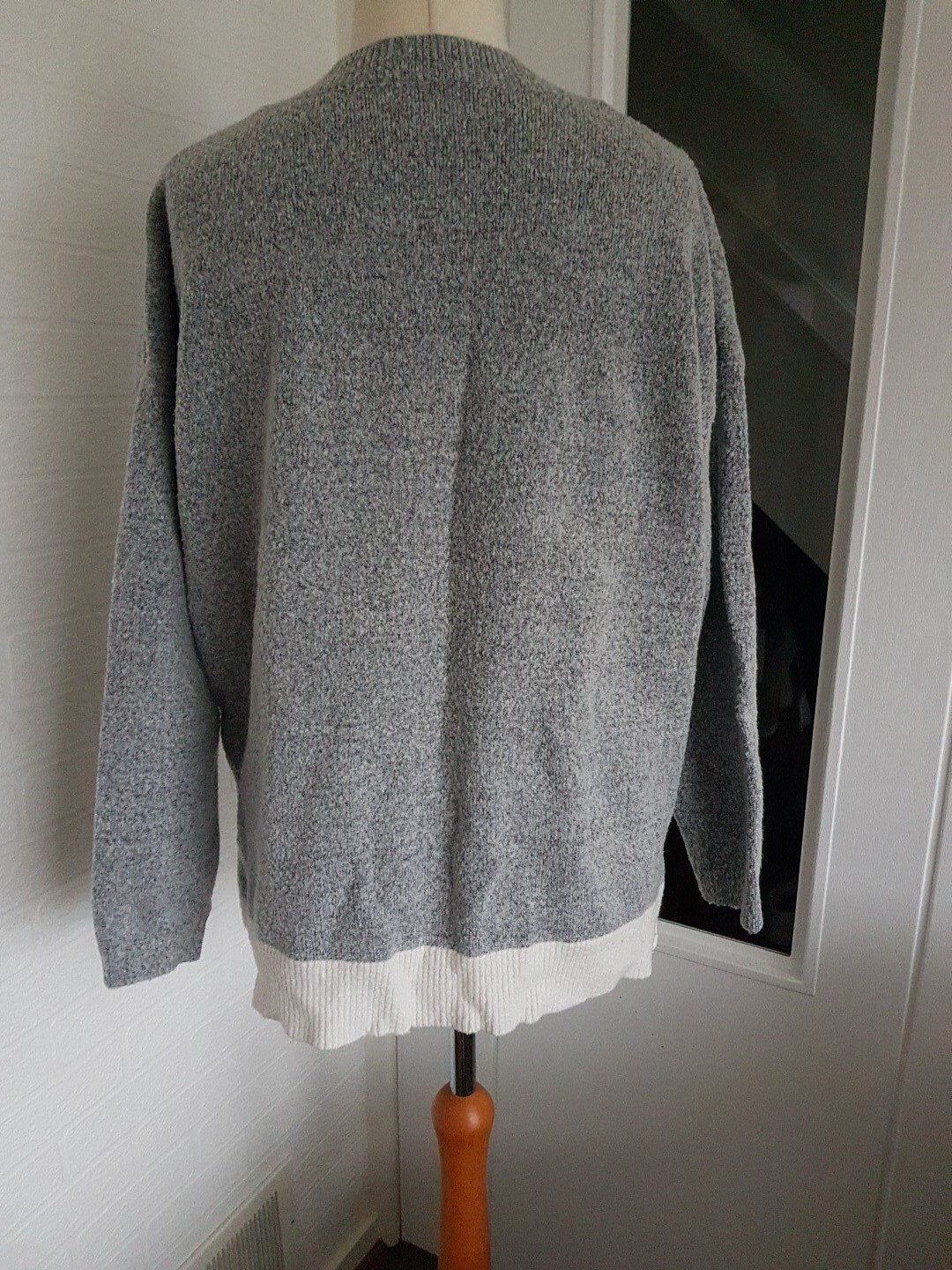 Ladies Christmas Jumper Size 18 Grey & Cream winter village scene