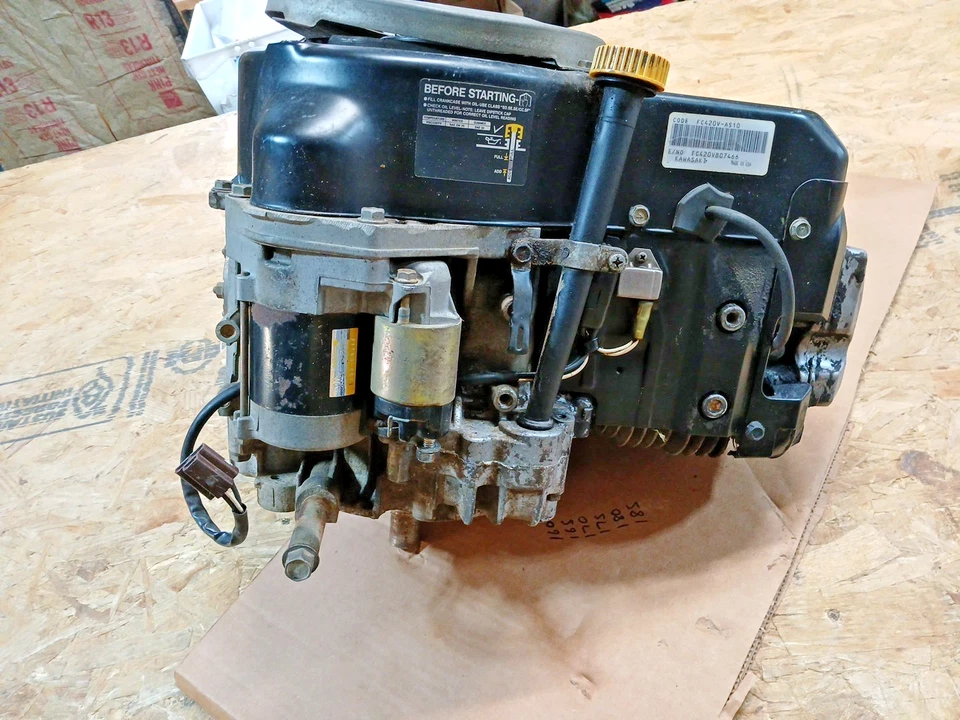 John Deere 160 Kawasaki FC420V-ES10 Engine 14HP Runs - Image 4 of 4