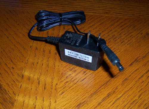 NETGEAR AC-DC Adapter P/N 332-10744-01, model AD2015F23, 12VDC .5A. - Picture 2 of 2