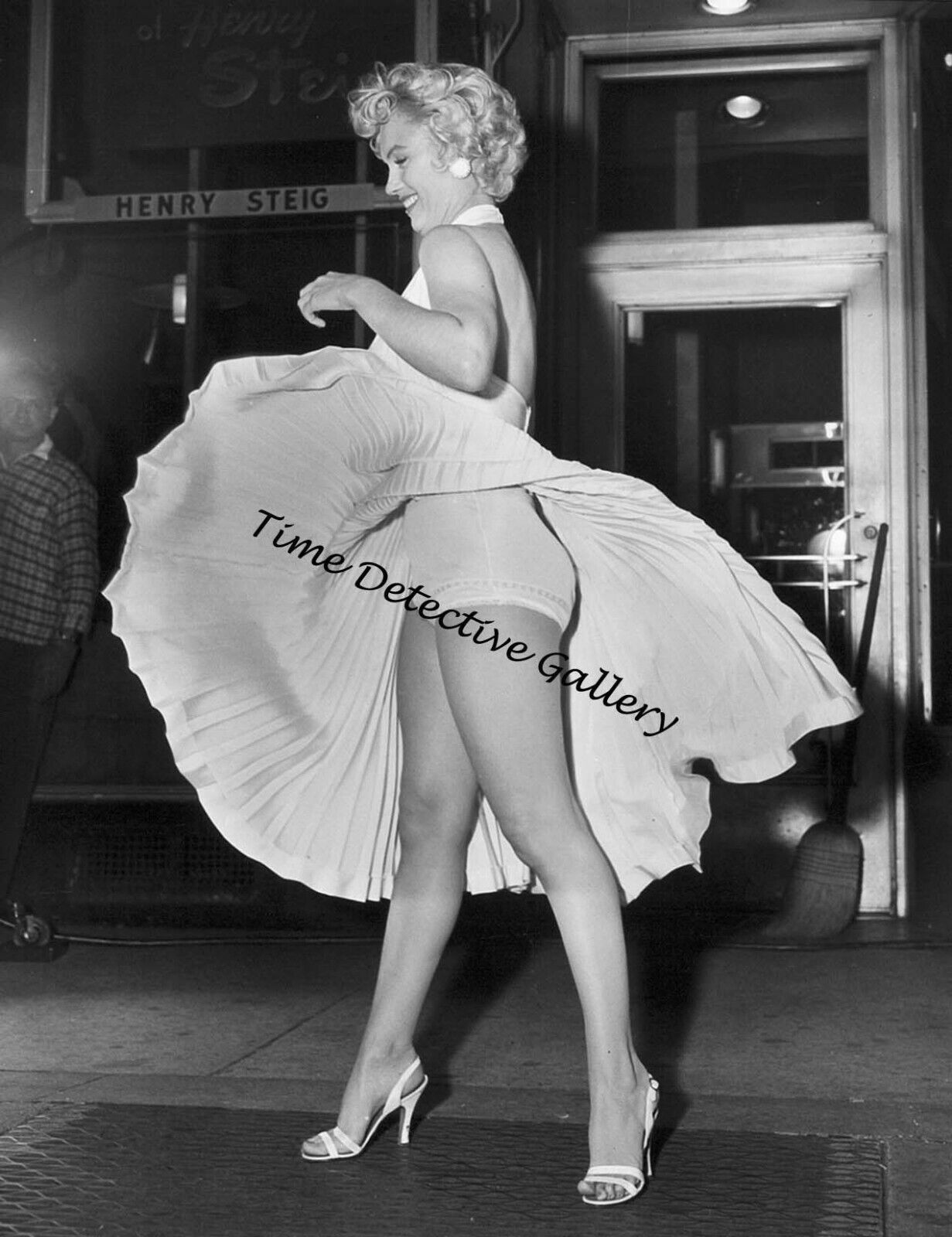 marilyn monroe dress blowing up