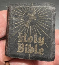 Vintage New Testament Holy Bible Miniature Book Made in USA 