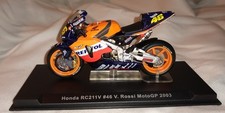 IXO Models Honda Rc211v Repsol N 46 Season Motogp V.rossi 2003 World Champion 1:24 RAB055