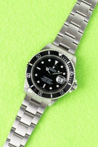 1999 Rolex Submariner 16610 - Box and Papers