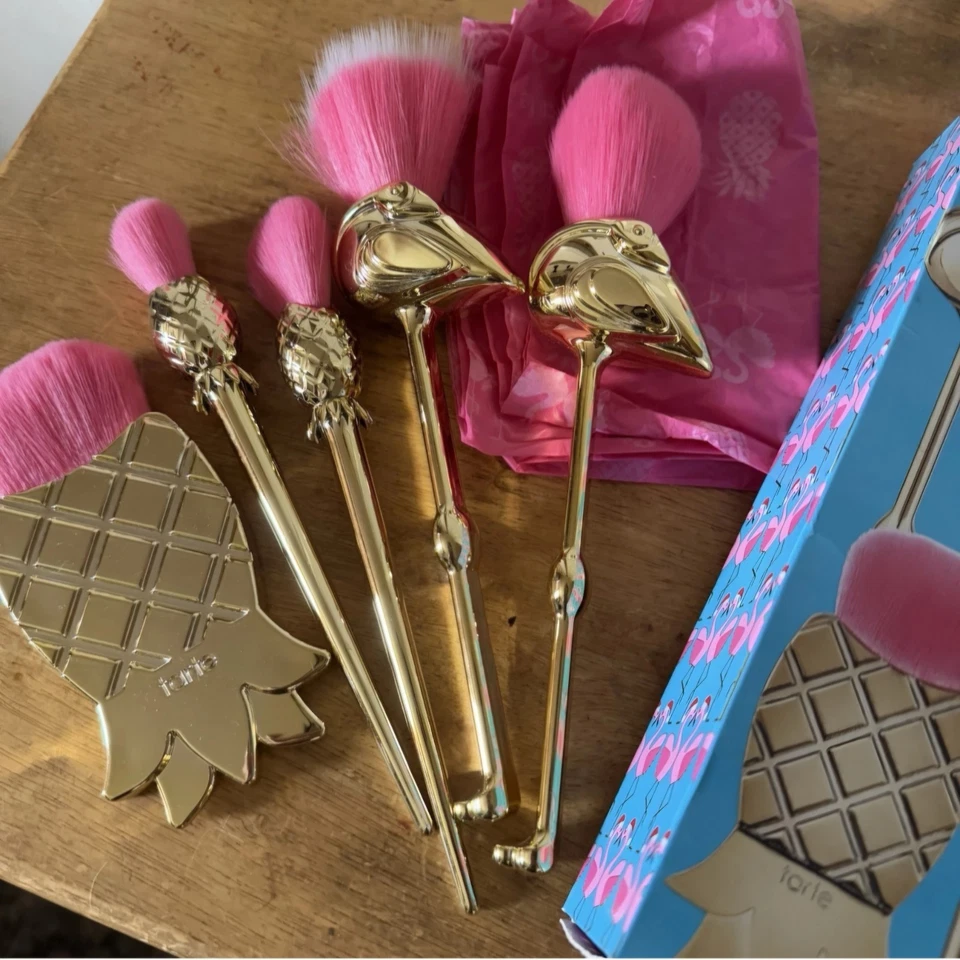 Juego de 5 brochas de maquillaje Tarte High Performance 'Let's Flamingle'. Nuevo en caja Foto 4 de 4