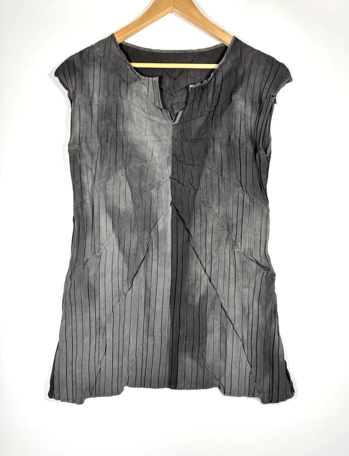 Babette Pleated Crinkle Tunic Blouse Small Gray Sleeveless Architectural Artsy