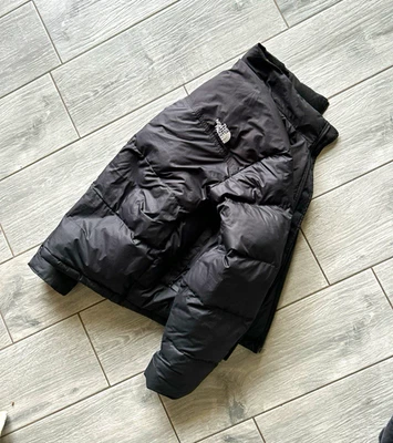 The North Face Herren Daunenjacke Schwarz Gr. S Reißverschluss Stehkragen Logo - Bild 1 von 3
