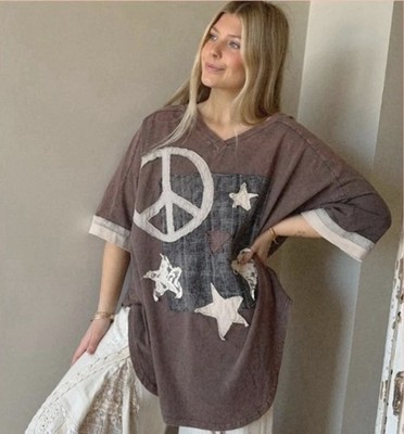 Oli & Hali Mineral Washed Peace Sign Star Appliqué Top Pockets Sz M