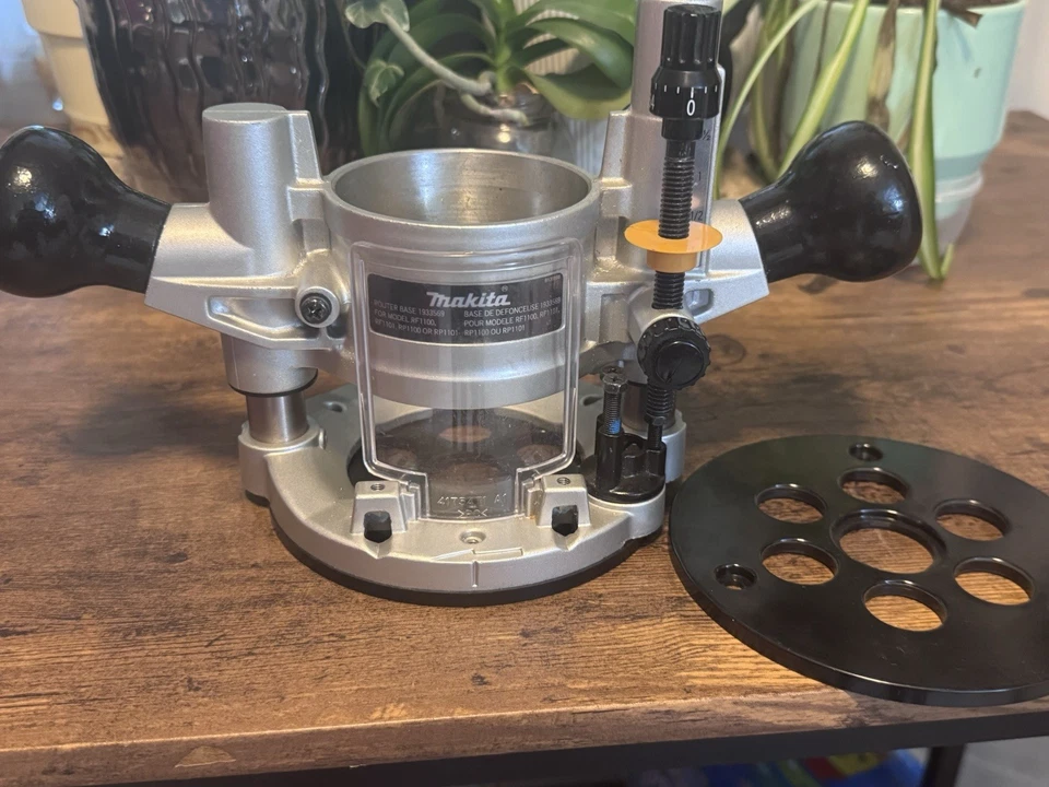 Makita 193457-3 Plunge Router Base Assembly W/1-Inch Sub-Base - Image 3 of 3