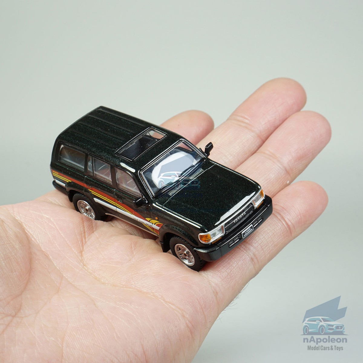 1:64 Toyota Land Cruiser LC80 1994 Model Car Diecast Toy
