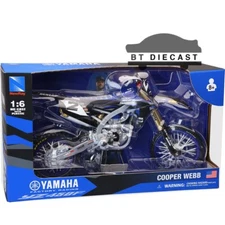 NEW RAY YAMAHA FACTORY RACE TEAM DIRT BIKE 1/6 #2 COOPER WEBB BLUE 49753