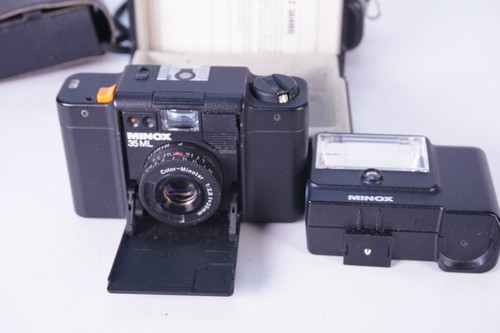 MINOX 35 ML  35mm Kompaktkamera mit   35mm 2,8 Lens- + MF 35 Flashlite - Bild 1 von 3