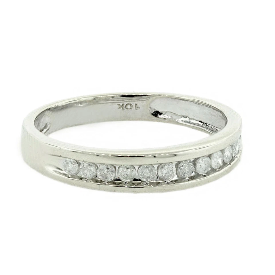 Anillo de alianza de boda de oro blanco de 10 k con conjunto de canales de diamantes redondos naturales de 1/4 quilates Foto 4 de 4