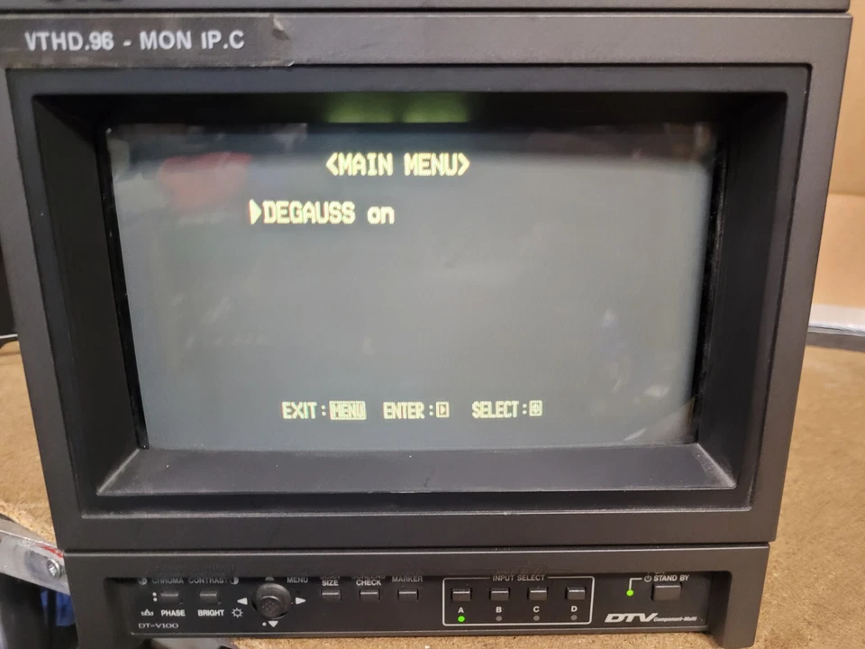 JVC DT-V100CG 10" Portable CRT - Image 2 of 4
