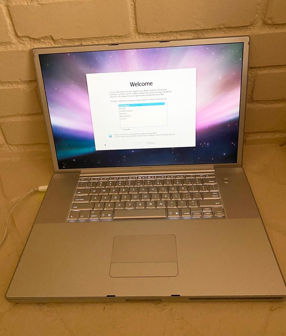 Apple PowerBook G4 A1107 17-in 1.67 GHz PowerPC G4 1 GB RAM 80 GB