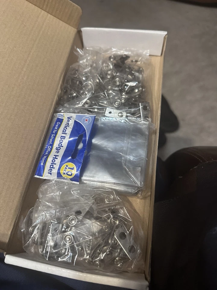 Insignias de trabajo, nombre y tarjetas de identificación Foto 4 de 4