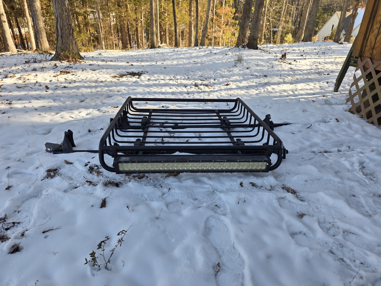 Yakima Roof Rack And Basket Includes Lightbar As Well.