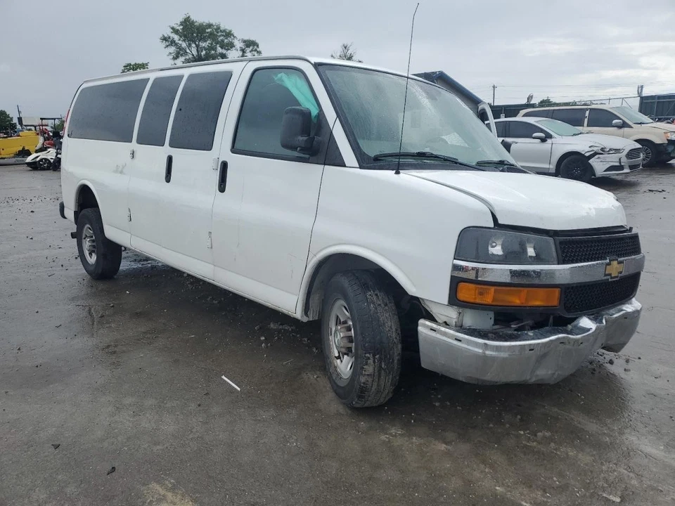 Medidor de flujo de aire de inyección de combustible usado se adapta a: camioneta Chevrolet Express 3500 2020 con PZEV Foto 4 de 4