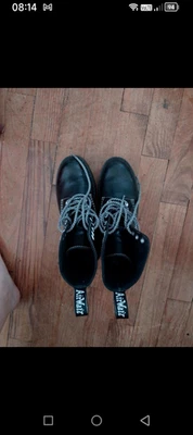 Dr Martens T37 cuir noir couture blanche a talon sans boîte - Photo 1/4