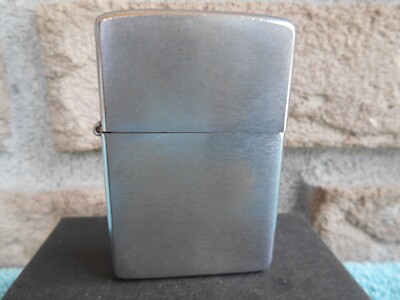 VINTAGE ZIPPO 1984 CHROME CIGARETTE LIGHTER PLAIN NO ENGRAVINGS