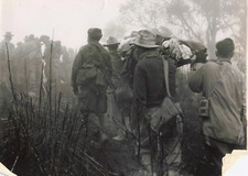 PRESS PHOTO INDOCHINA WAR VIETNAM 1953 EVACUATION WOUNDED LAICHAU TSIN HO