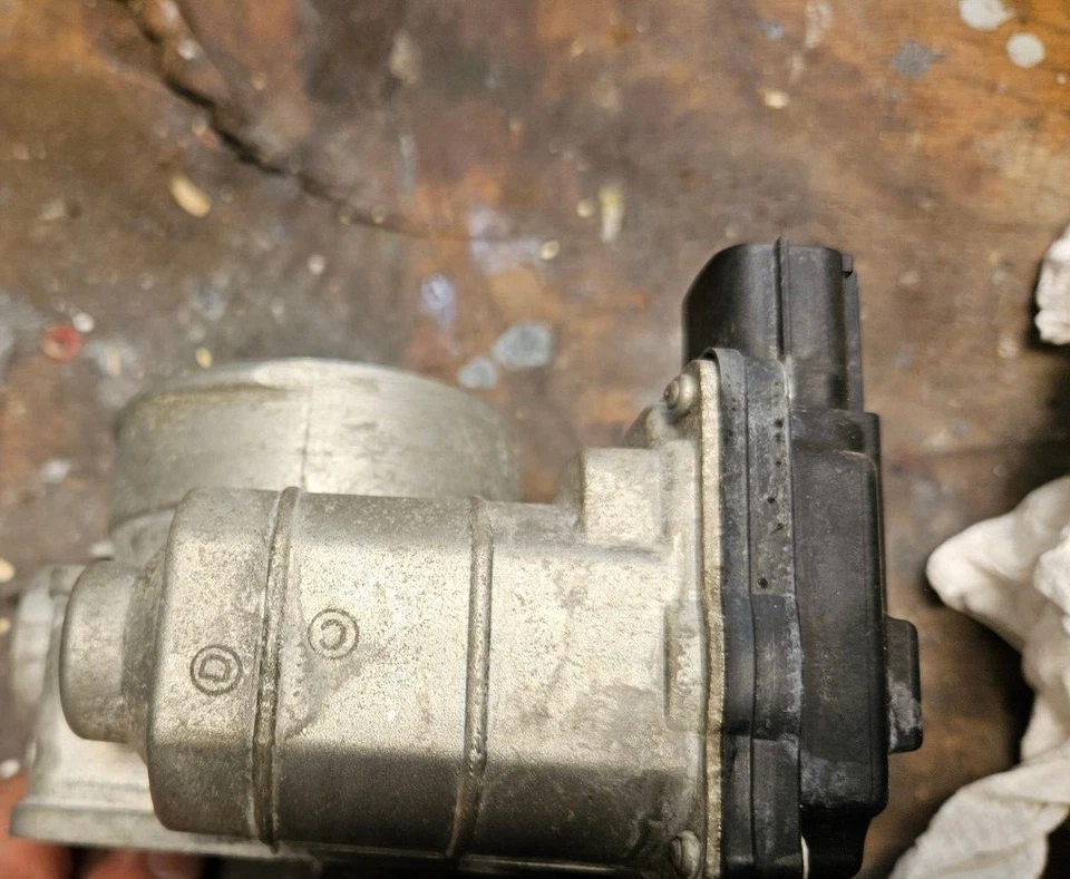 Conjunto de válvula de carrocería del acelerador cupé de 3,5 L para Nissan 350Z 2003 2004 2005 2006 Foto 3 de 4