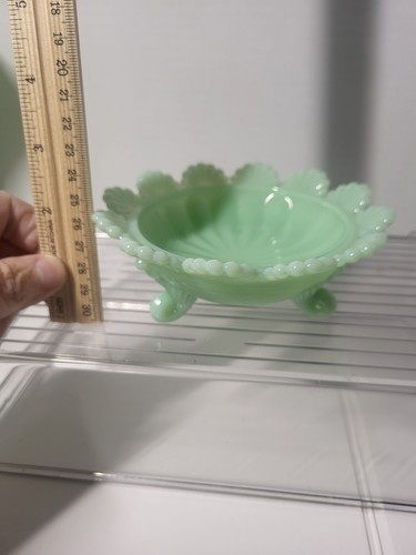 3 Footed Berry Bowl - Jade Jadeite Jadite Green Glass - Mosser USA - Picture 3 of 8